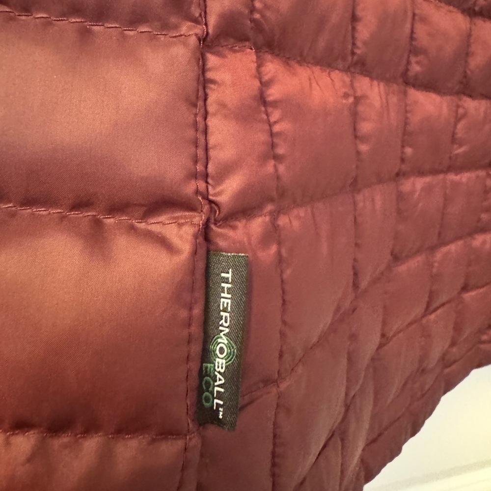 The North Face Maroon Jacket - Picture 6 of 8